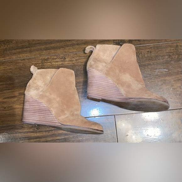 Lucky Brand Wedge Boots - Picture 3 of 12